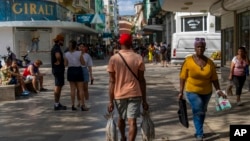 Imagen de una calle en La Habana tomada el jueves 6 de febrero de 2025. (Foto AP/Ramon Espinosa)